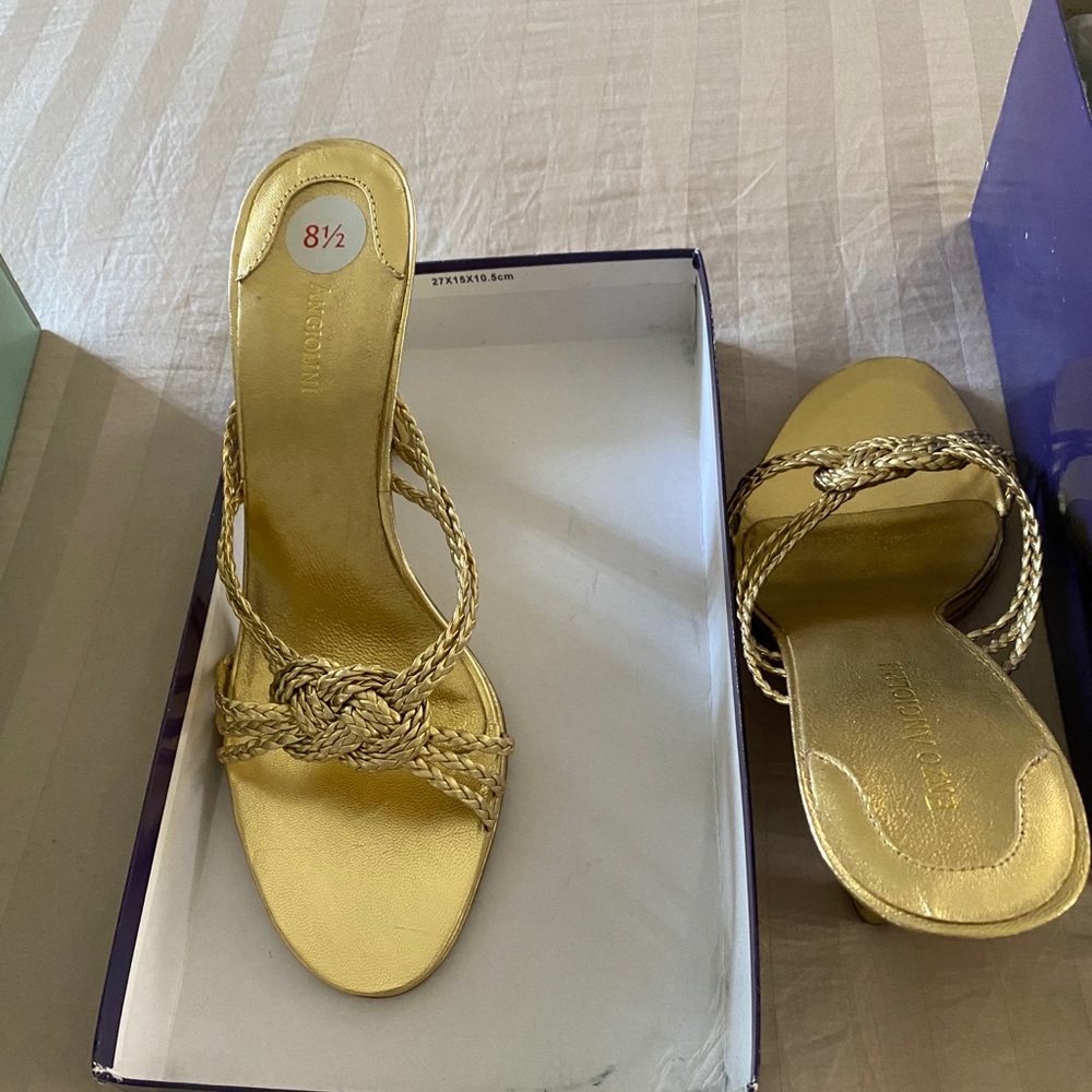 Enzo Angiolini Gold shoes!!! So sexy!